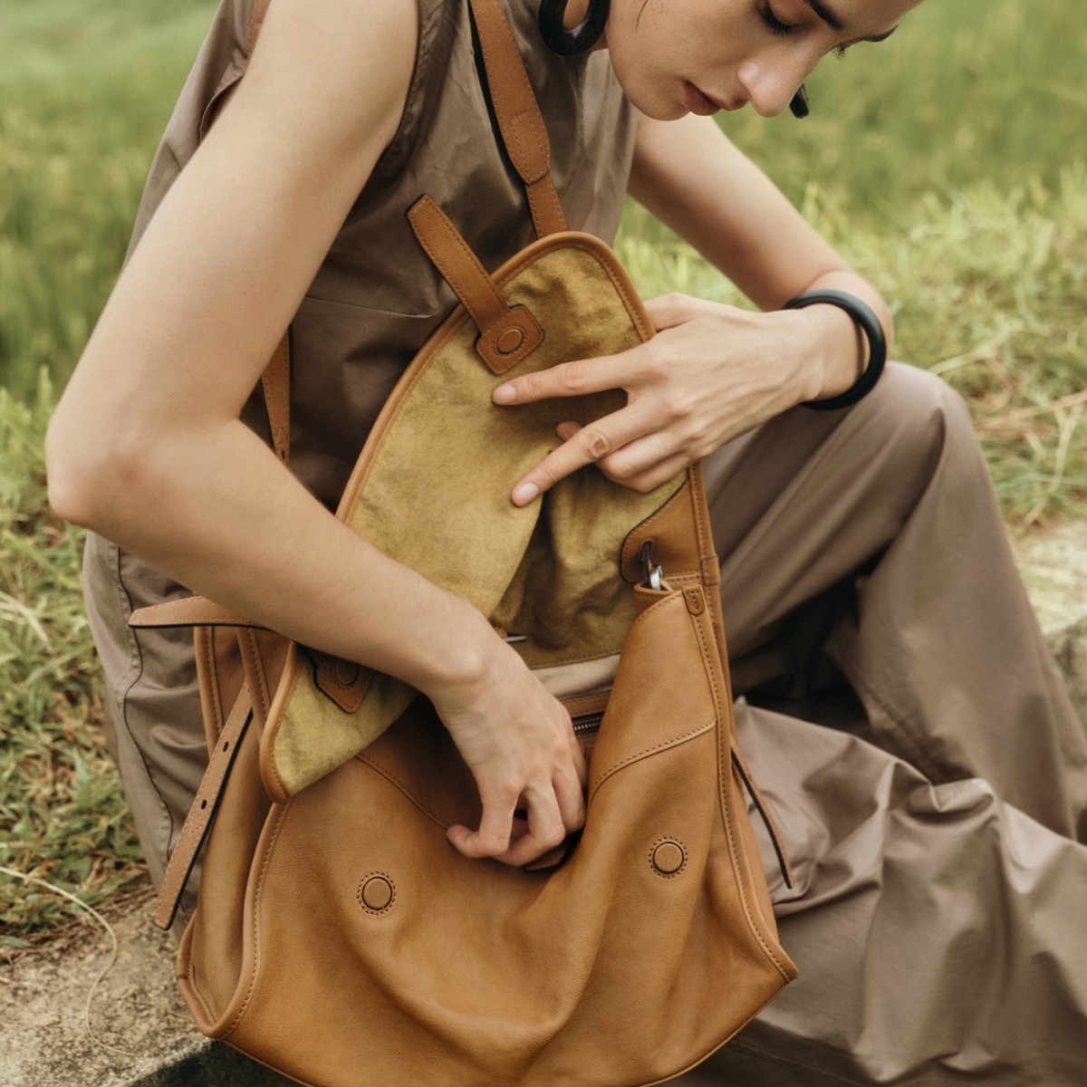 女士植鞣羊皮信使大容量單肩斜挎郵差包