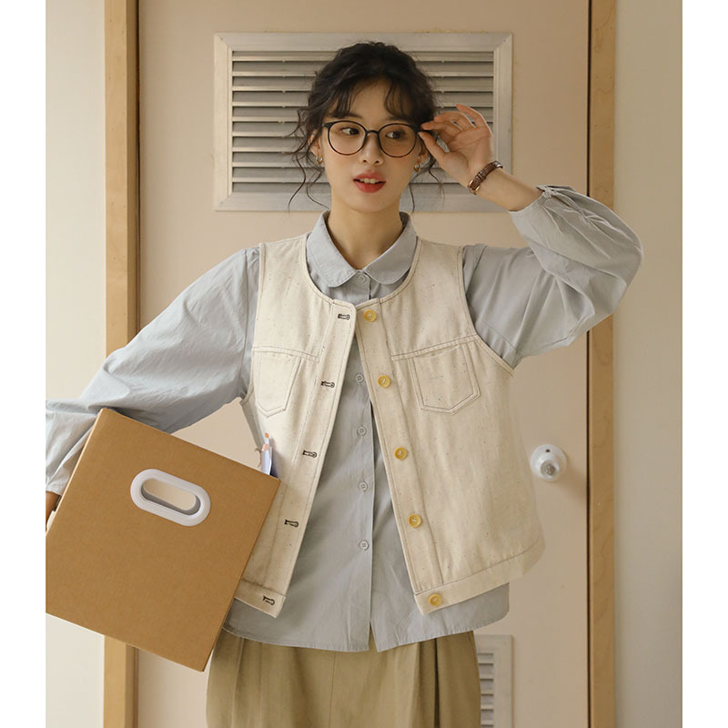 女士秋季白色水洗棉馬甲+藍色襯衫+卡其色半身裙