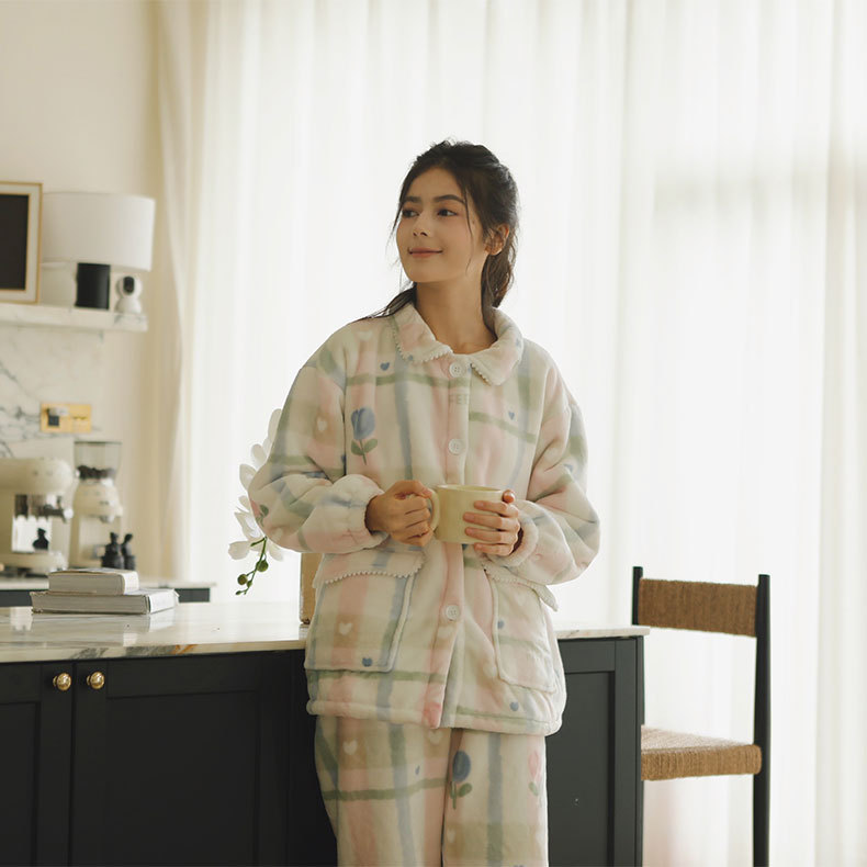 女秋冬加厚羊羔絨粉底白兔印花睡衣