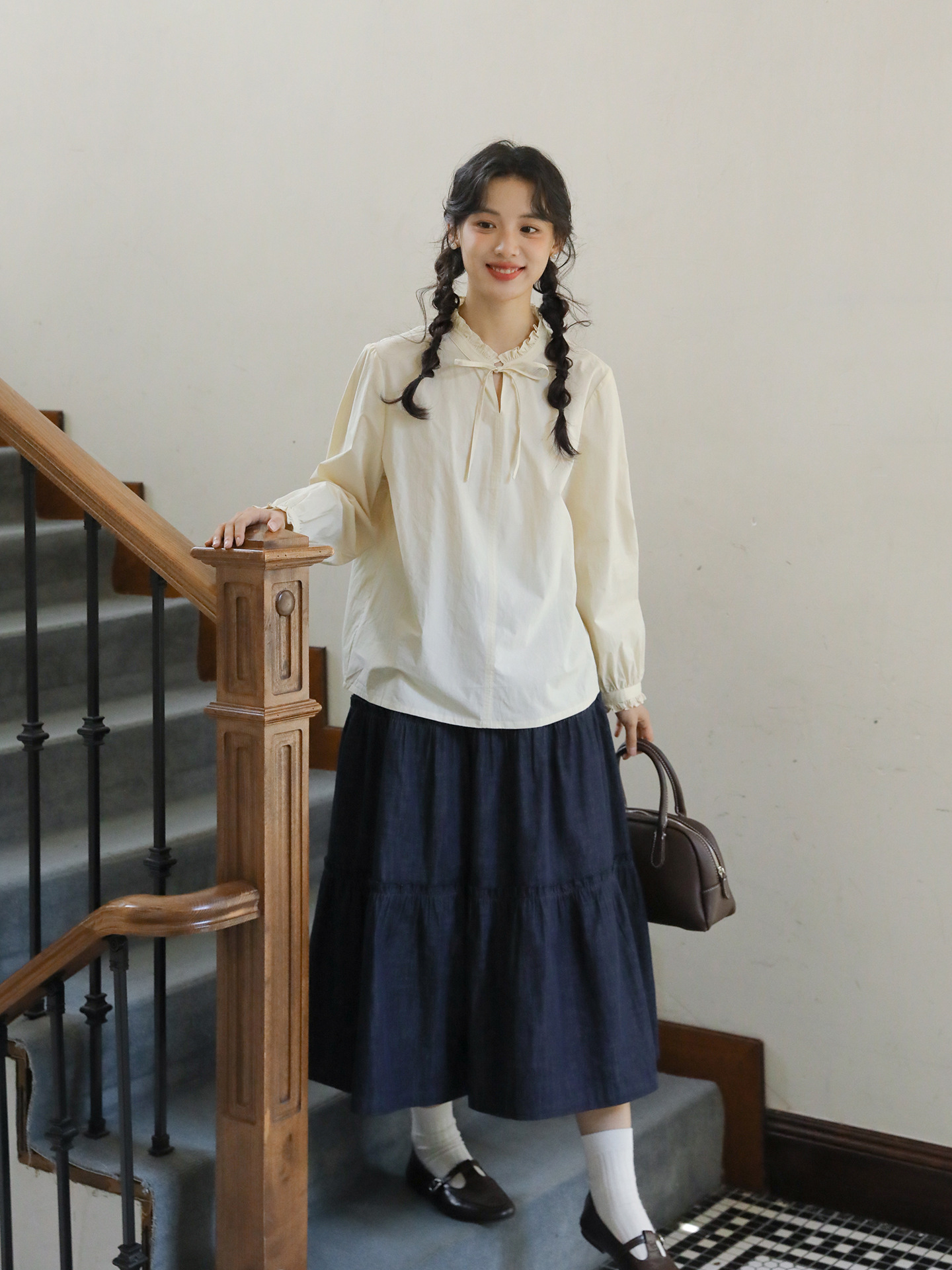 女春秋季系帶蝴蝶結長袖襯衫