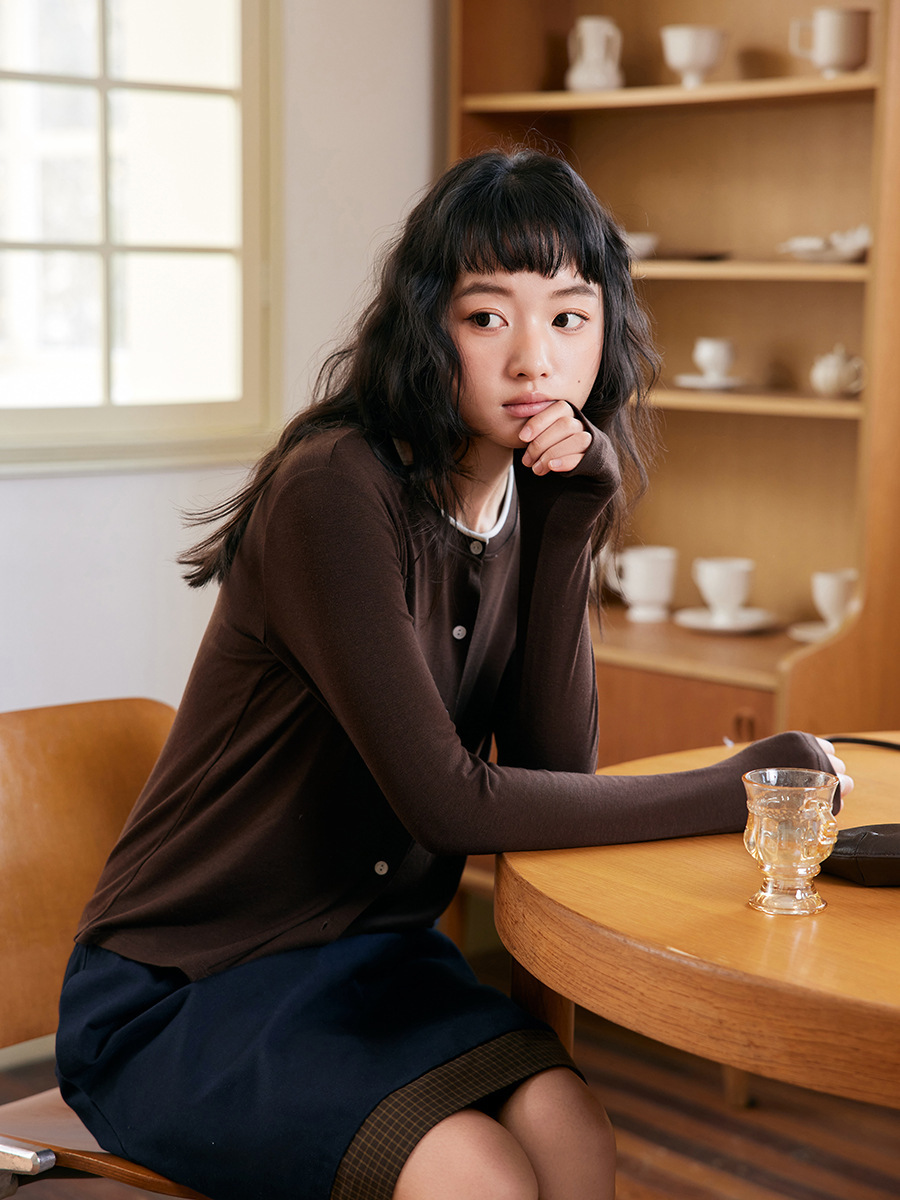 女春夏萊賽爾羊毛紐扣打底衫