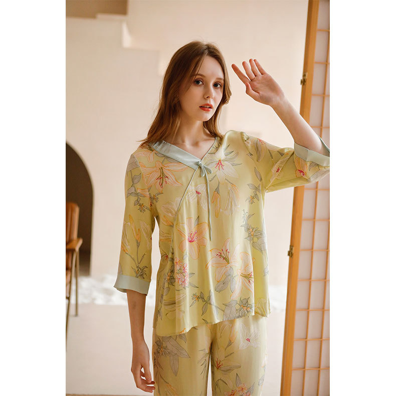 女款貢緞國風綠百合睡衣套裝