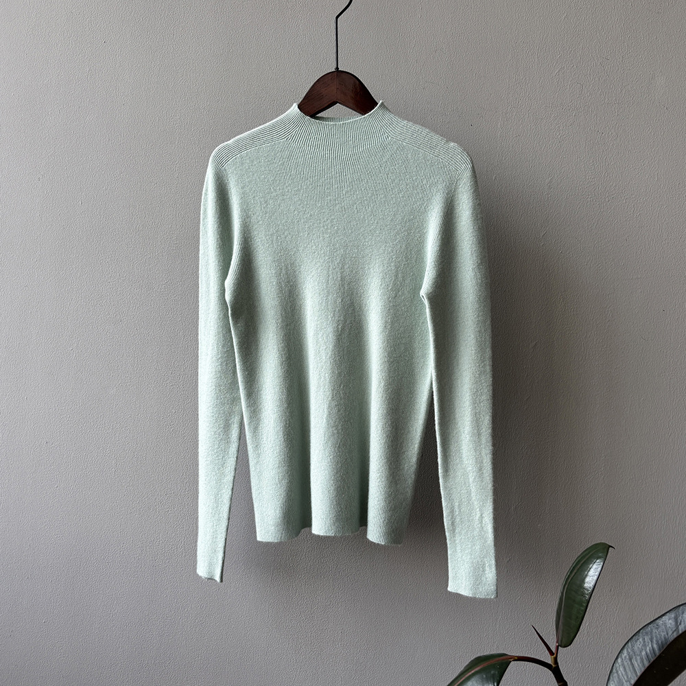 女士冬季半高領針織顯瘦打底衫