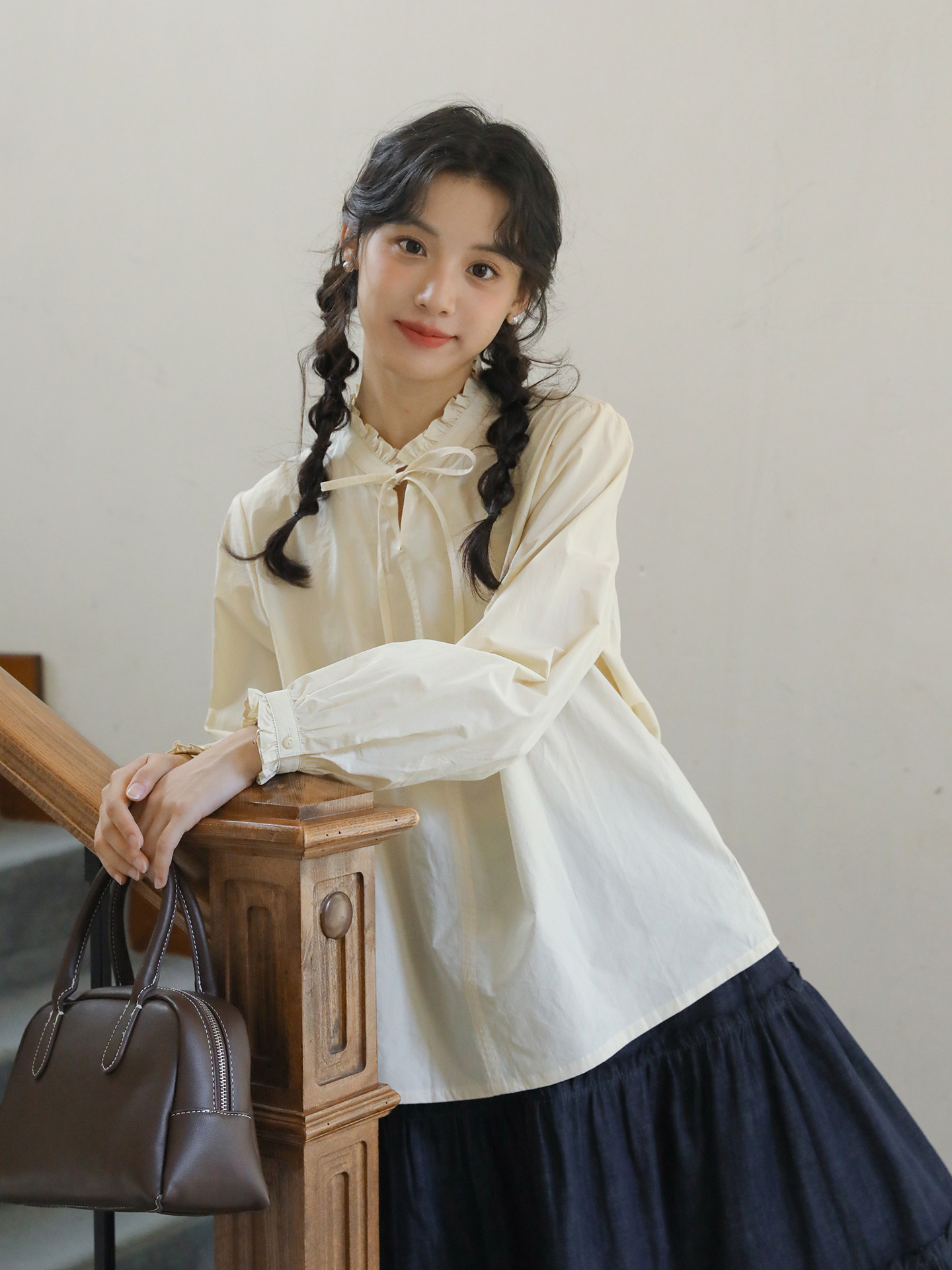 女春秋季系帶蝴蝶結長袖襯衫