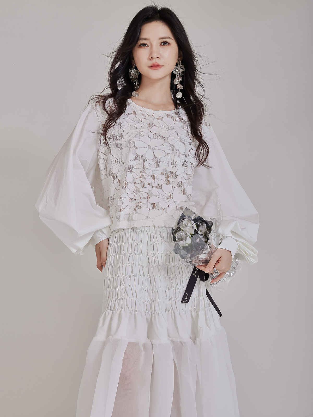 女士春秋蕾絲拼接大袖子長袖T恤