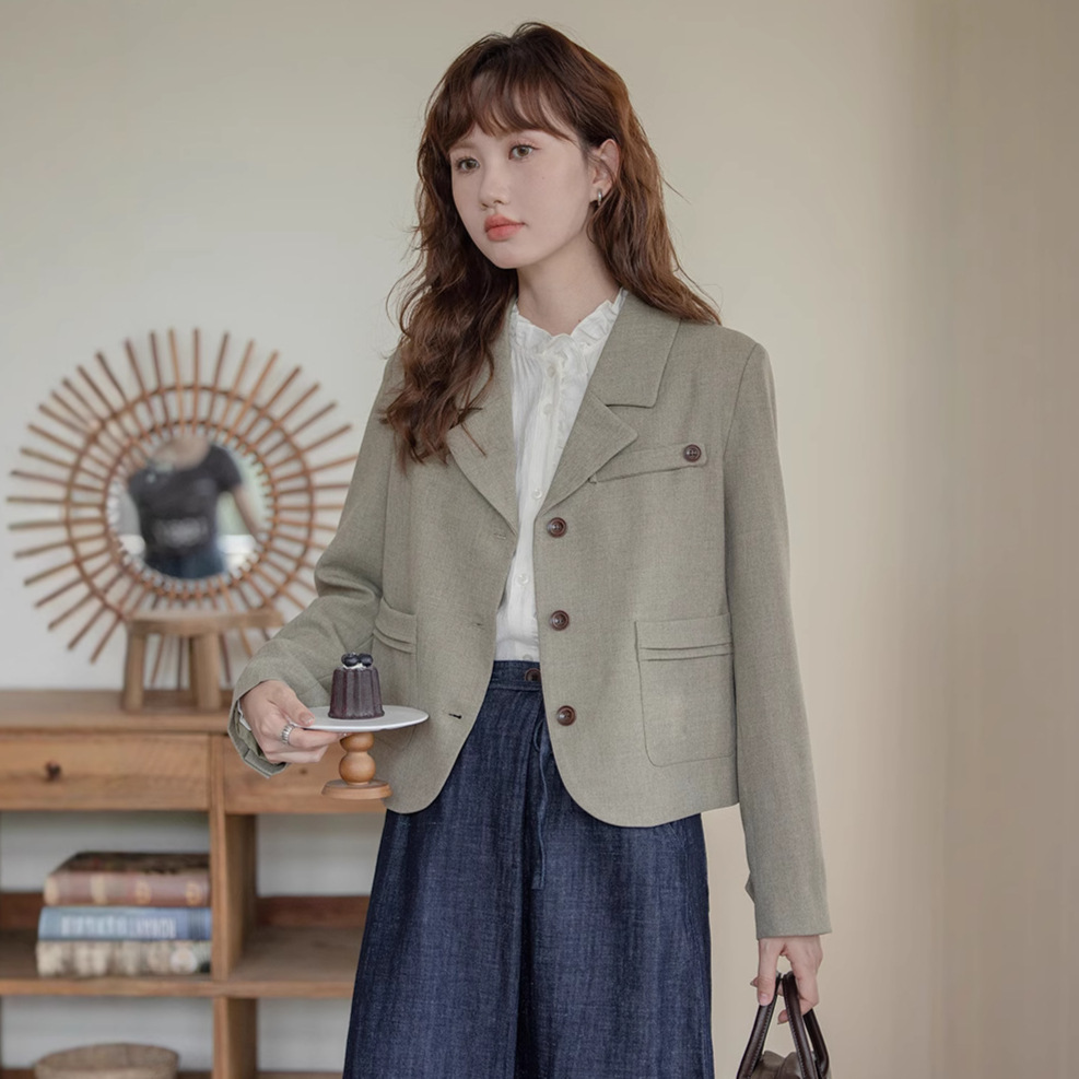 女士秋冬設計感口袋短西服外套+花邊襯衫