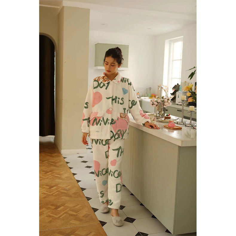 女秋冬加厚羊羔絨粉底白兔印花睡衣