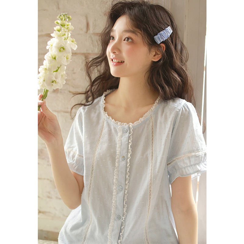 女款棉紗剪花蕾絲紐扣圓領短袖睡衣套裝