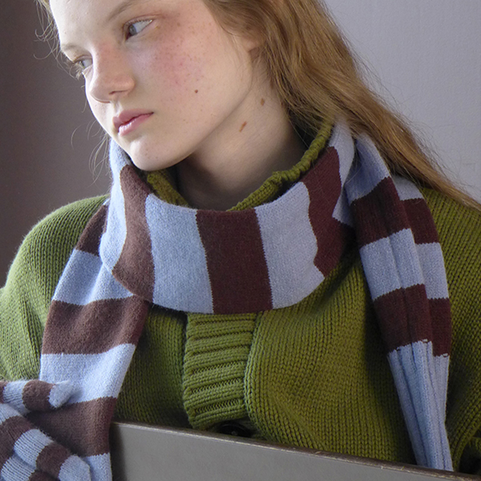 條紋凹造型針織圍巾