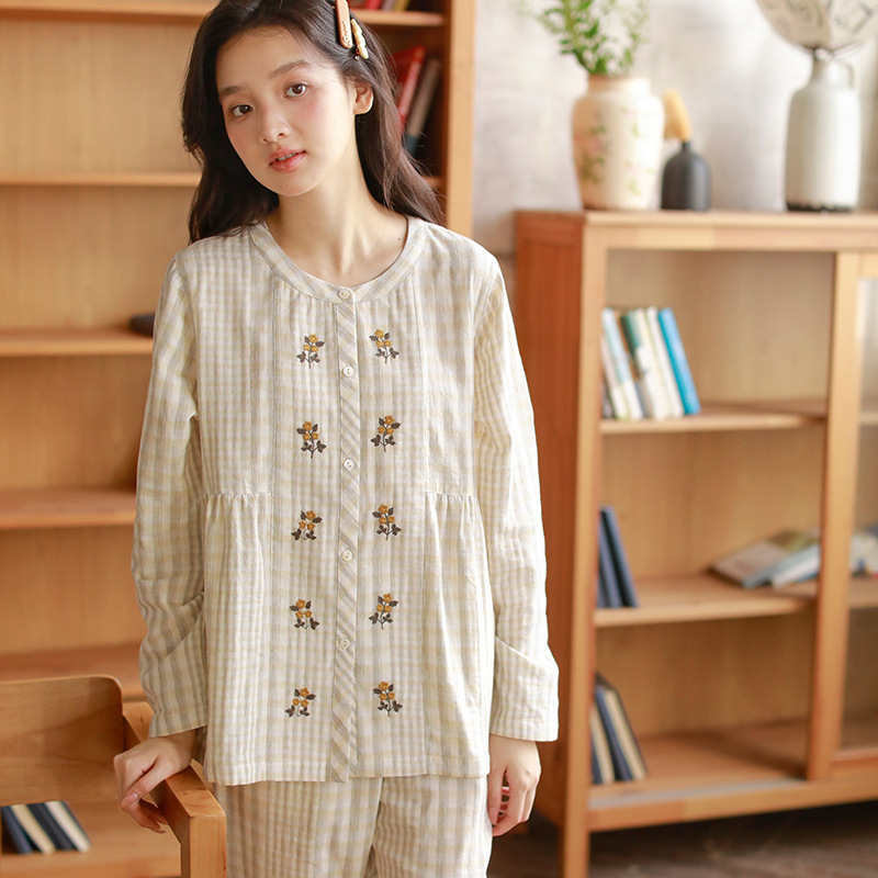 女士圓領秋季雙層棉紗小花圓領長袖長褲居家服