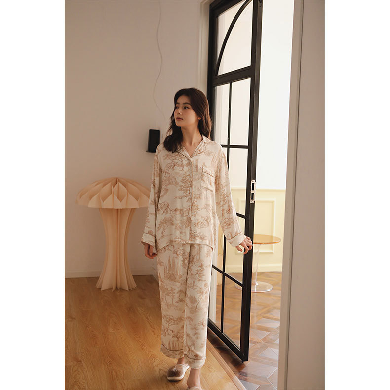 女士貢緞淡雅森系印花翻領口袋長袖睡衣套裝