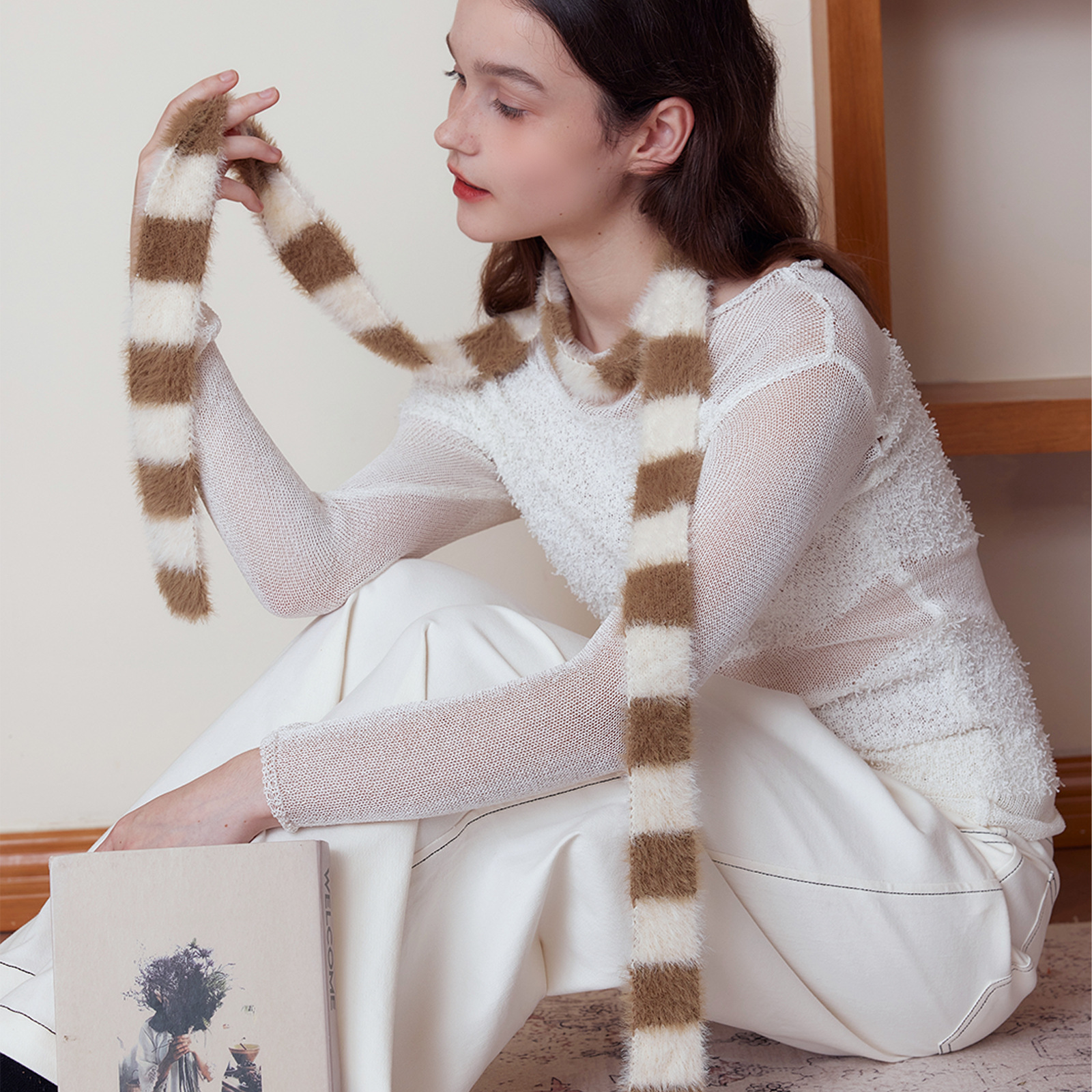 細長條紋臘腸針織圍巾