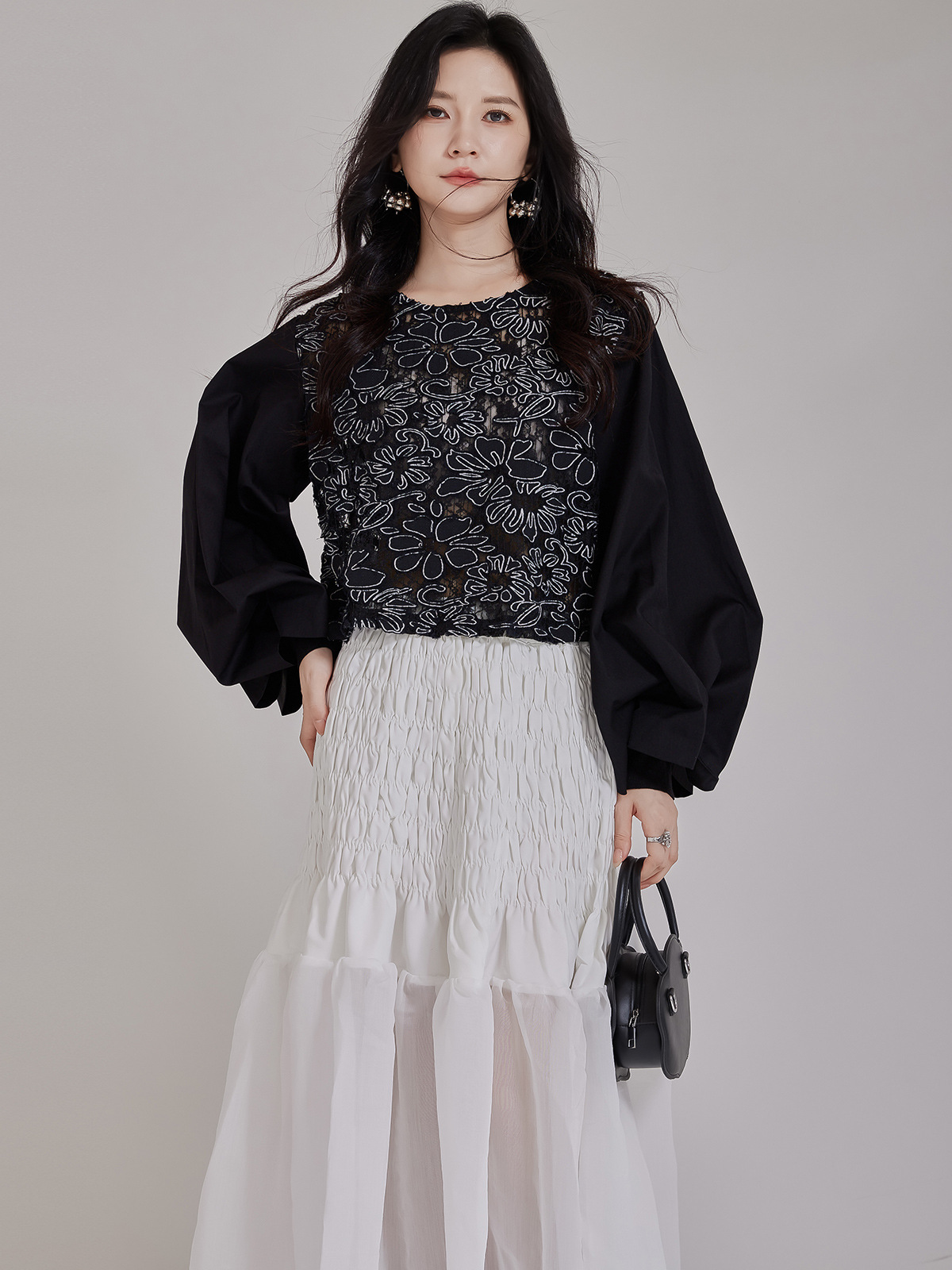 女士春秋蕾絲拼接大袖子長袖T恤