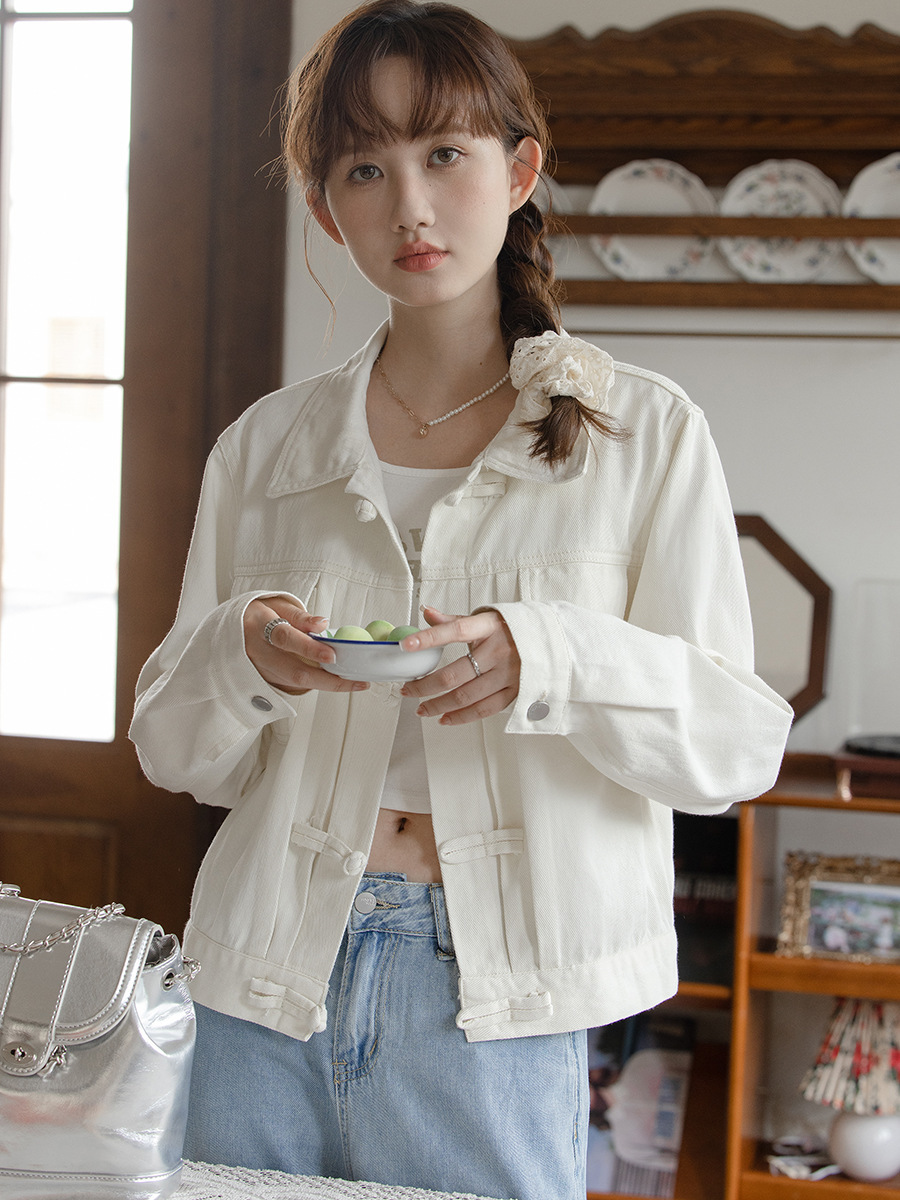 女士春秋盤口白色寬鬆短款牛仔外套