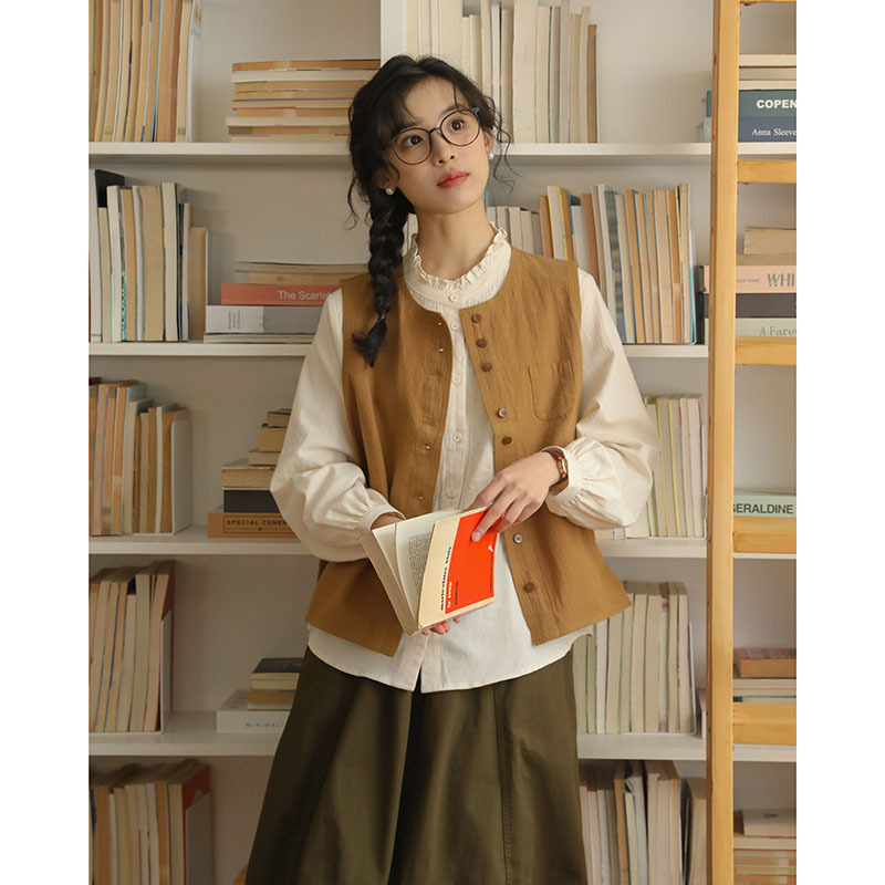 女士秋季韓版日系圓領馬夾+木耳領襯衫+綠色半裙