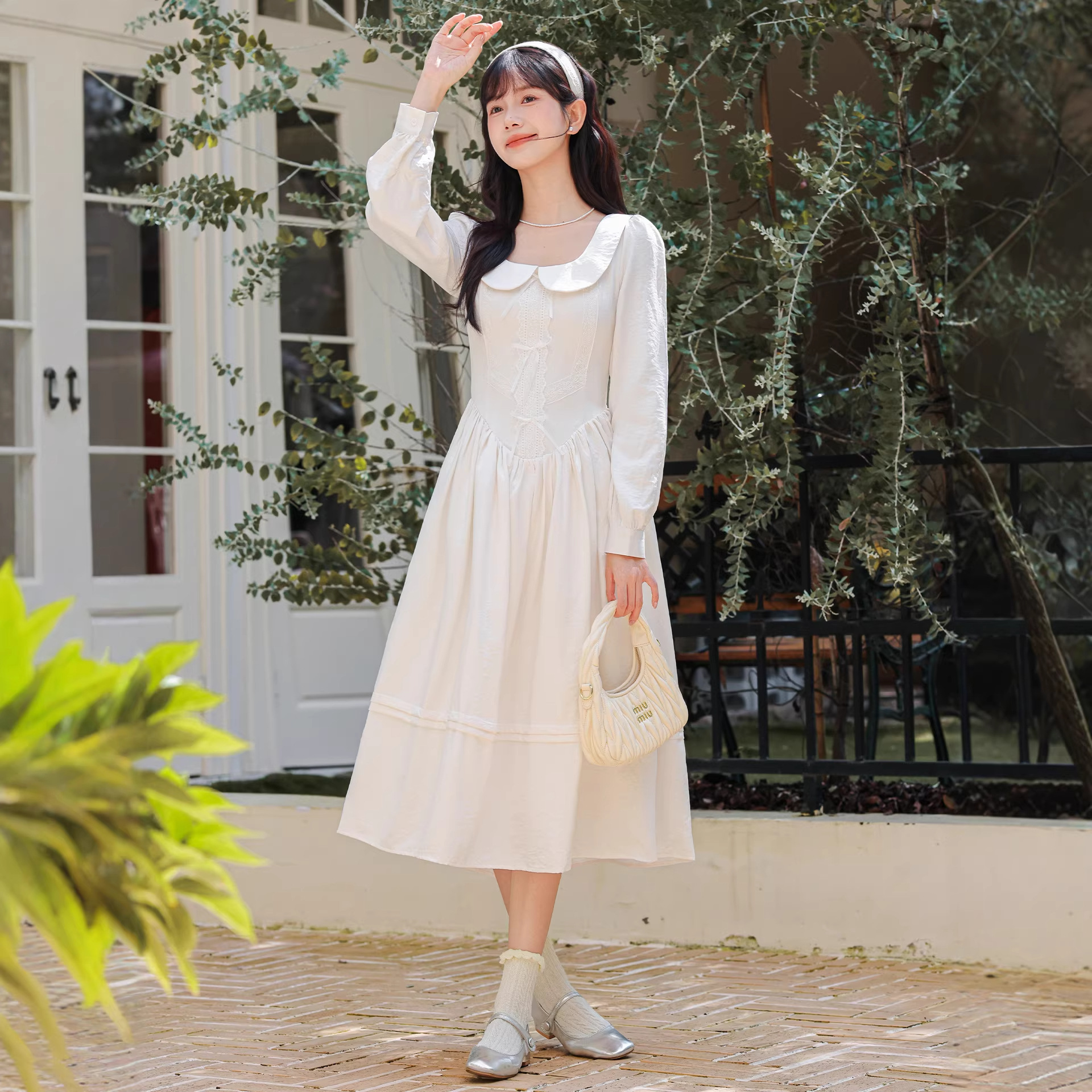 春U字娃娃領蓬蓬連衣裙