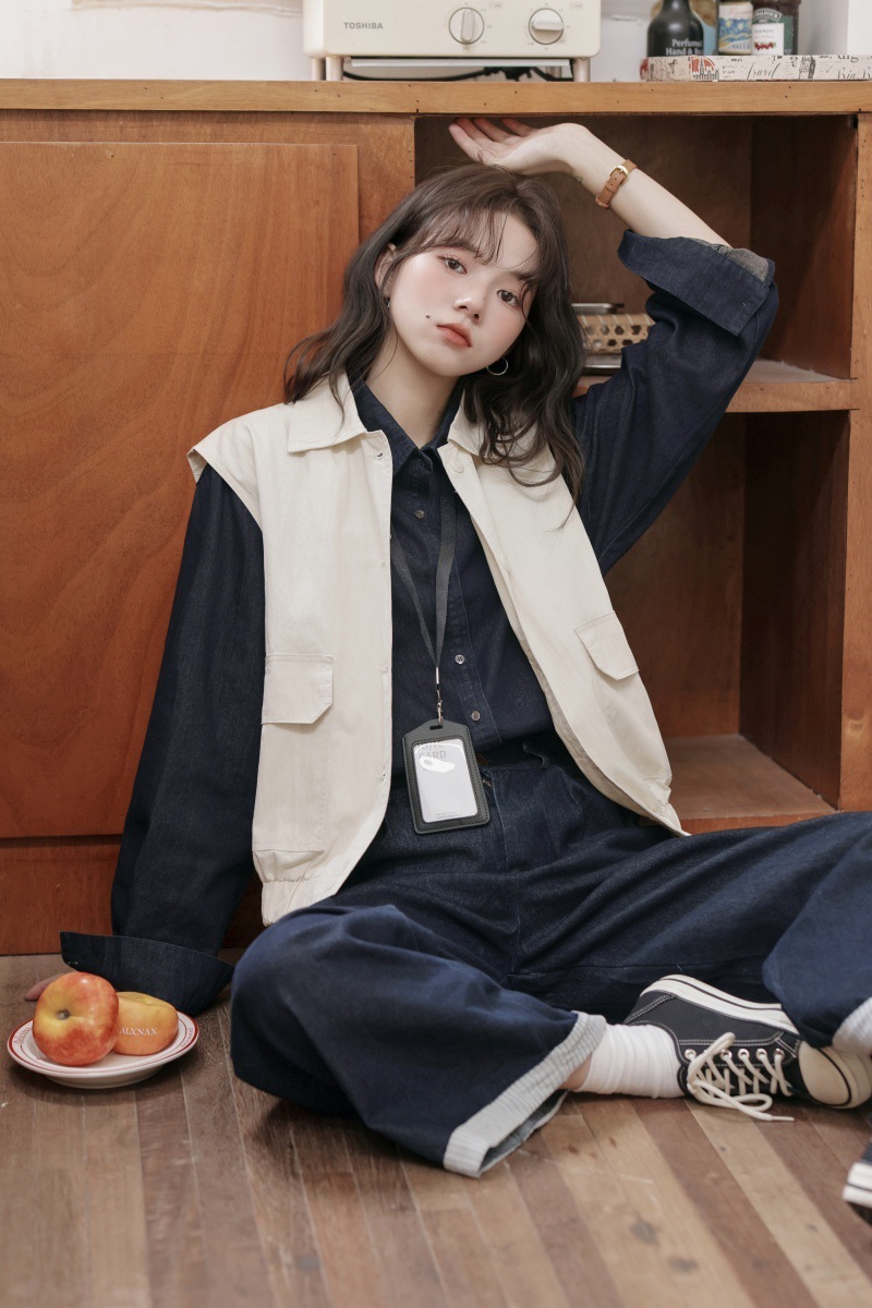 女士春秋大口袋工裝米白色馬甲+藏青色襯衫