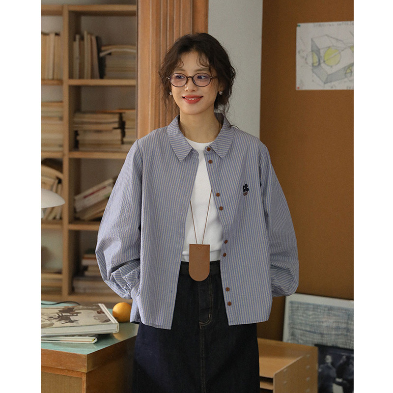 女士秋季藍色格紋刺繡小花長袖襯衫