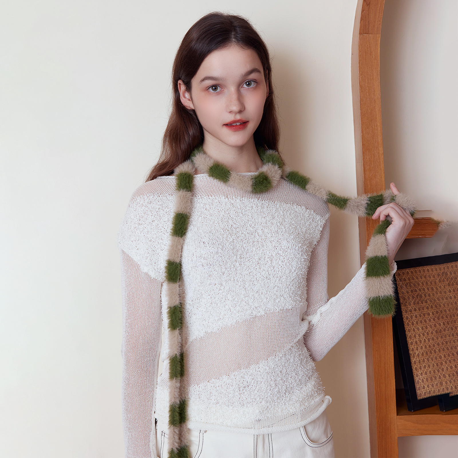 細長條紋臘腸針織圍巾