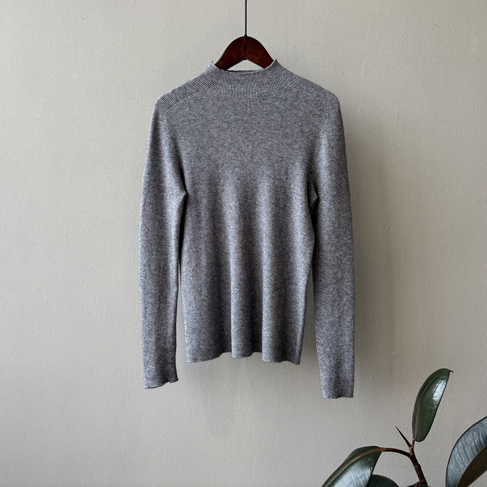 女士冬季半高領針織顯瘦打底衫