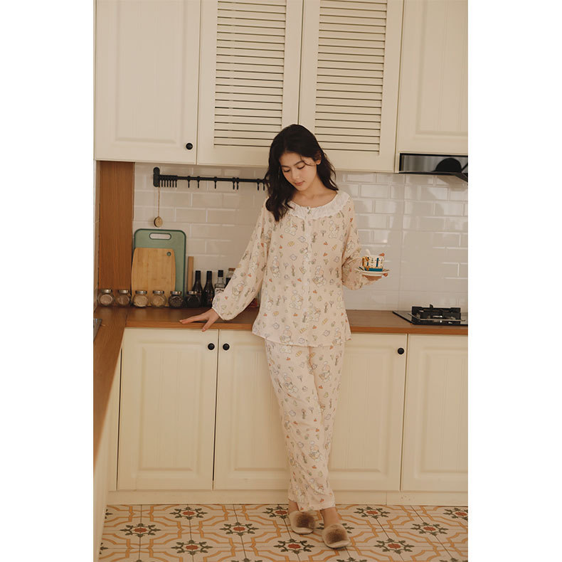 女款竹棉卡通印花圓領長袖睡衣套裝