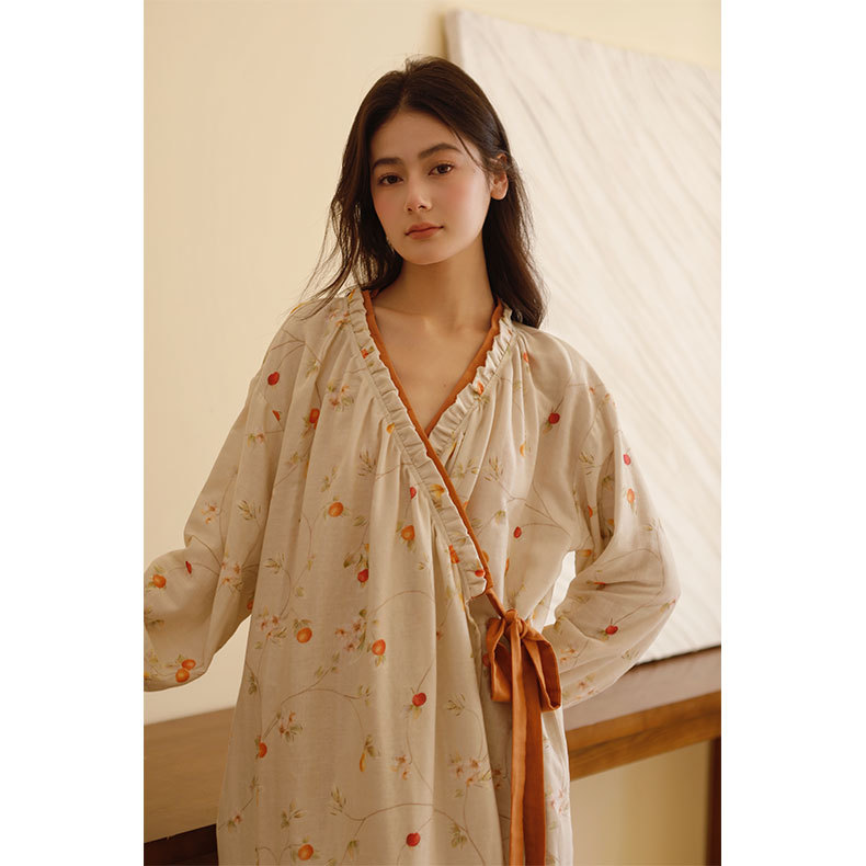 女棉紗斜襟繫帶石榴花和服長袖睡裙