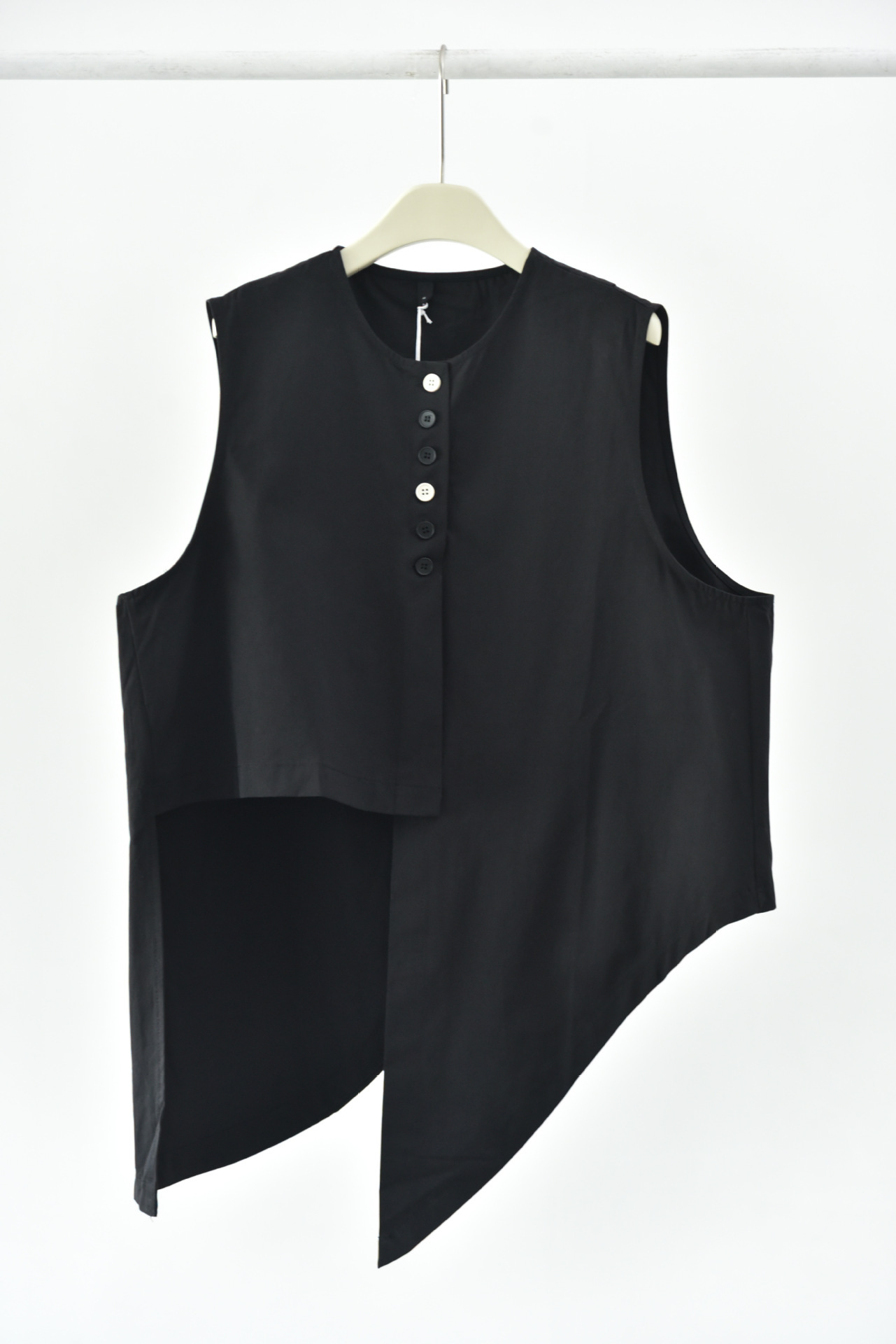 女士撞色扣不規則尖角下擺圓領馬甲