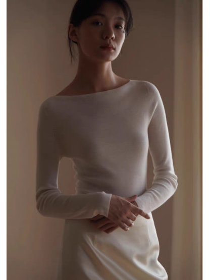 女士春秋輕薄一字領打底衫