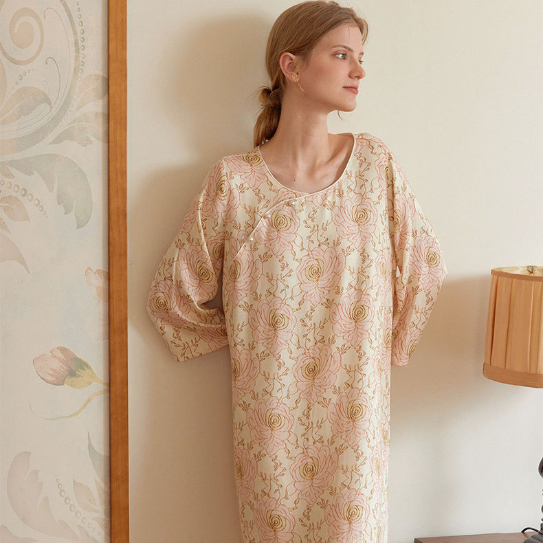 貢緞復古風夜珍珠花卉長袖睡裙