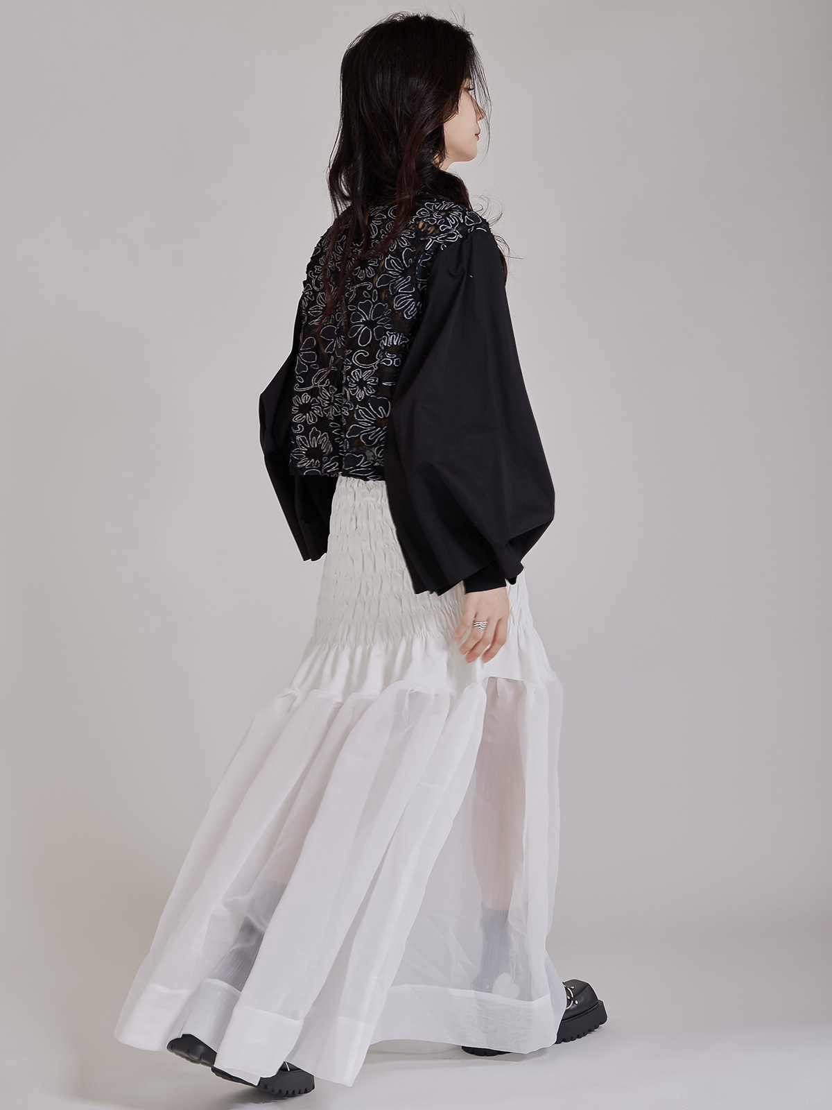 女士春秋蕾絲拼接大袖子長袖T恤