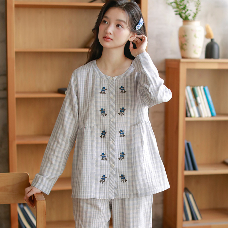 女士圓領秋季雙層棉紗小花圓領長袖長褲居家服