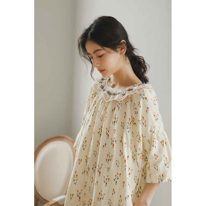 女棉紗文藝風領口刺繡金朵短袖睡裙