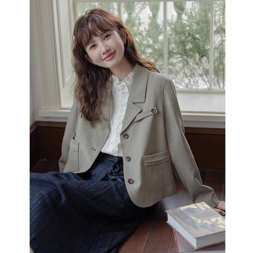 女士秋冬設計感口袋短西服外套+花邊襯衫