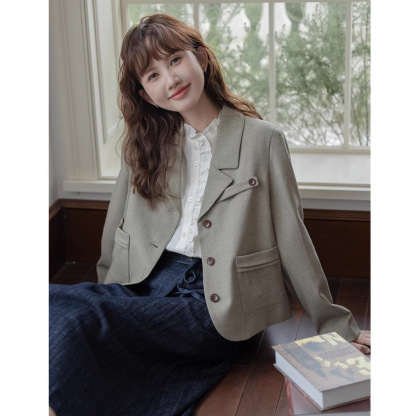 女士秋冬設計感口袋短西服外套+花邊襯衫