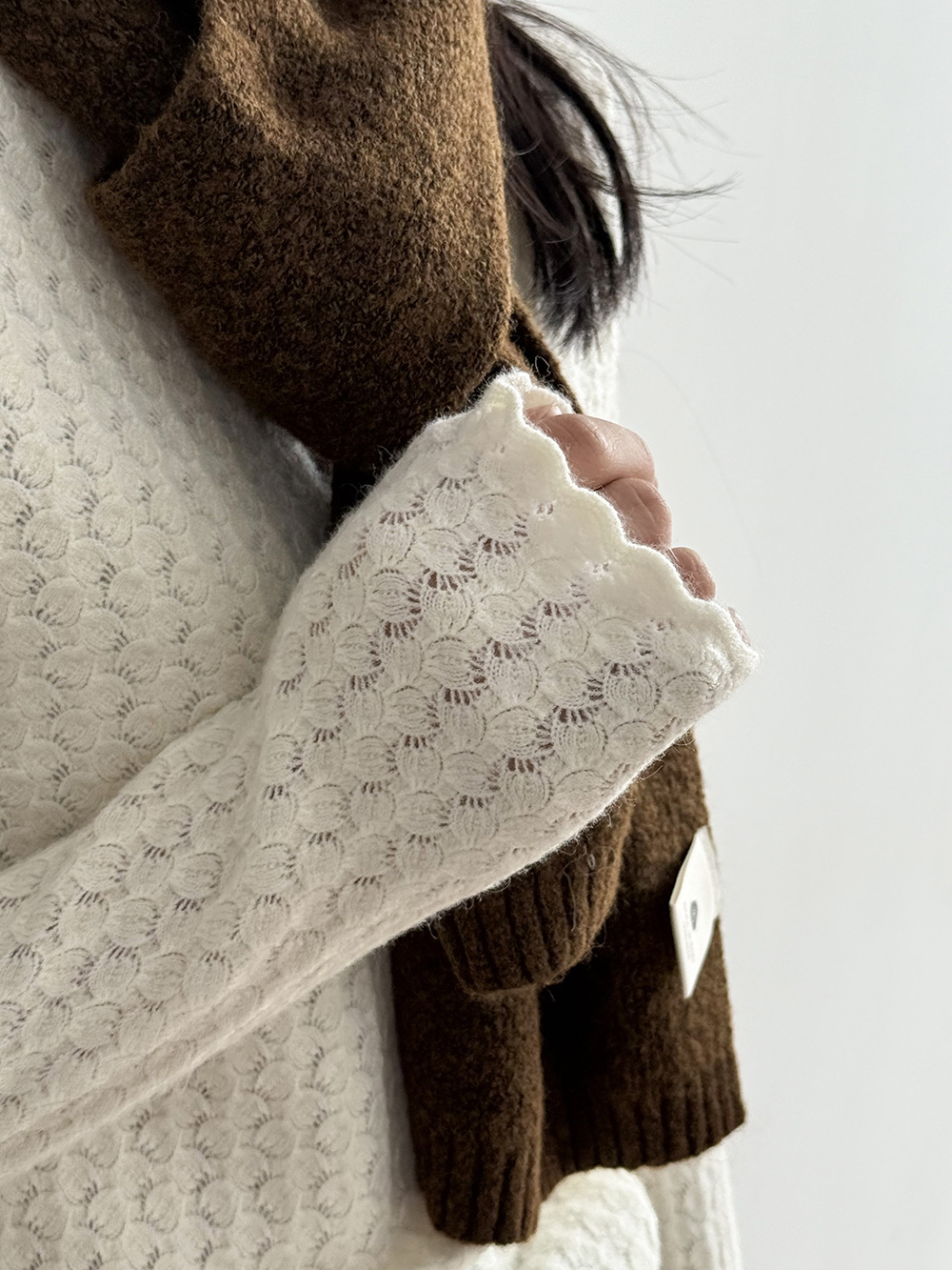 女士秋冬純色半高領鏤空類似針織打底衫