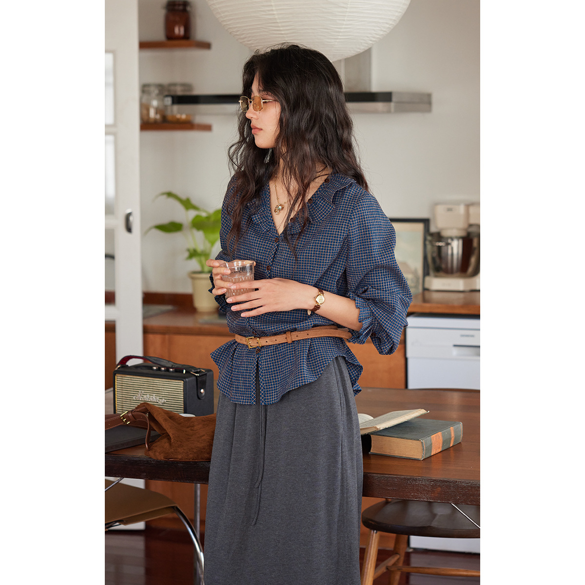 女士春秋法式V領荷葉邊格子襯衫