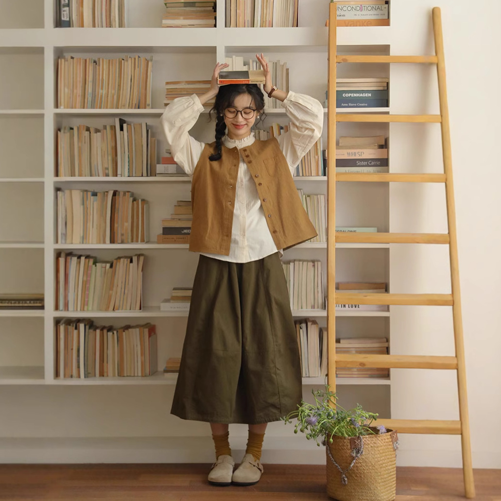 女士秋季韓版日系圓領馬夾+木耳領襯衫+綠色半裙