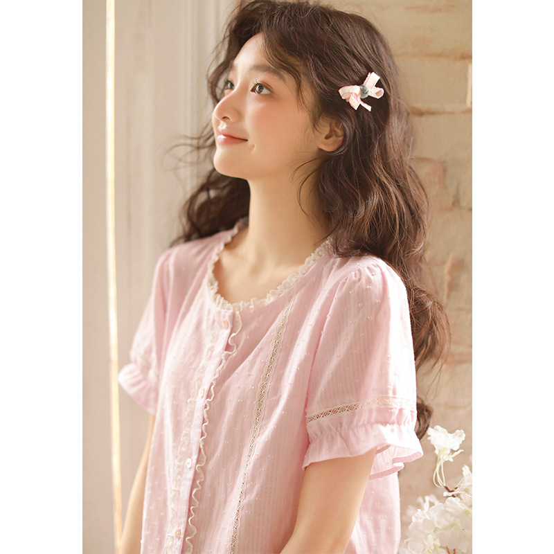 女款棉紗剪花蕾絲紐扣圓領短袖睡衣套裝