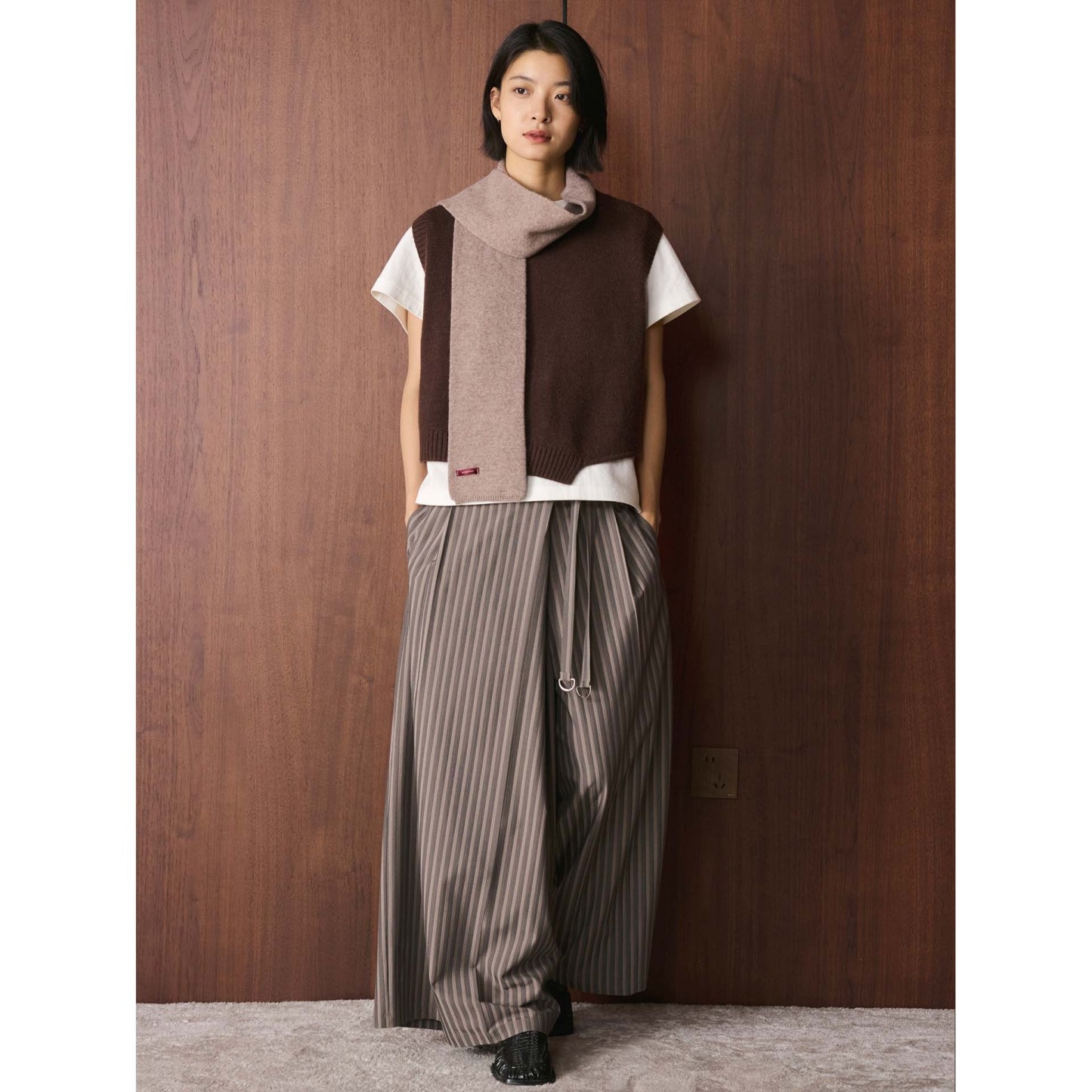 女冬韓系不對稱圓領針織馬甲