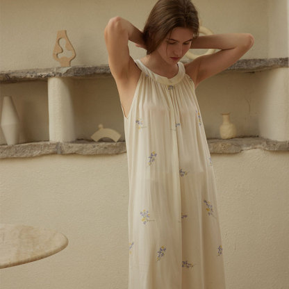 貢緞小清新鈴蘭花印花掛脖睡裙