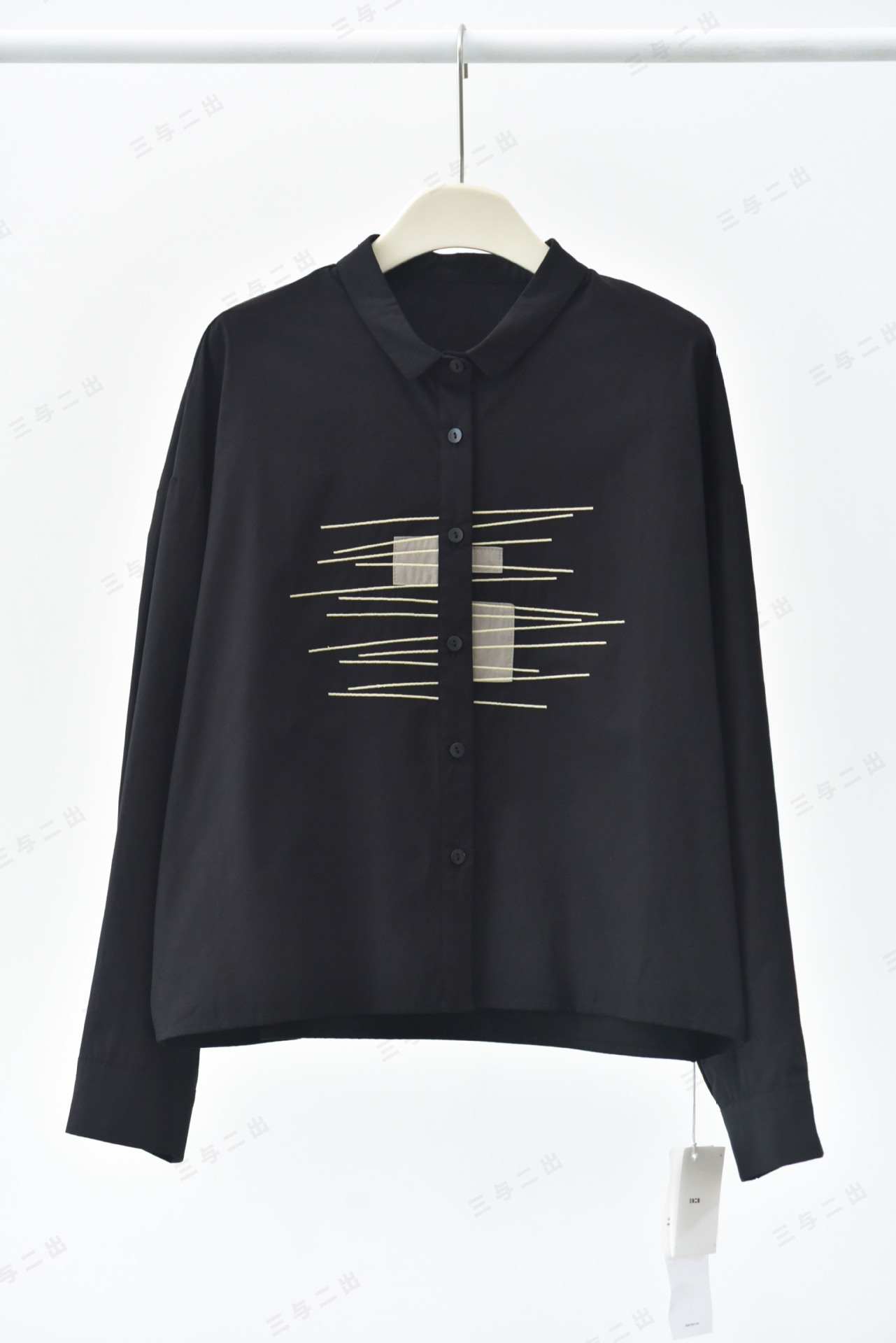 女士春秋簡約素描排線刺繡撞色貼布長袖襯衫