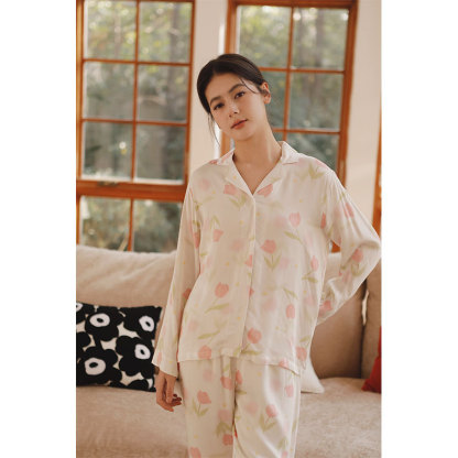 女款貢緞浮生印花翻領長袖睡衣套裝