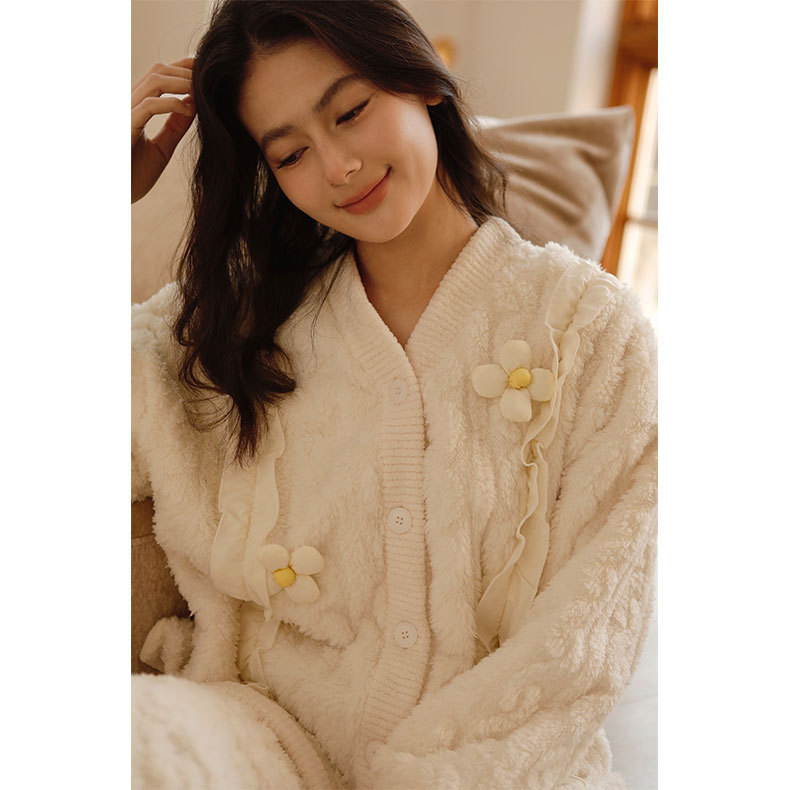 女春珊瑚絨泡芙花朵長袖家居服套裝