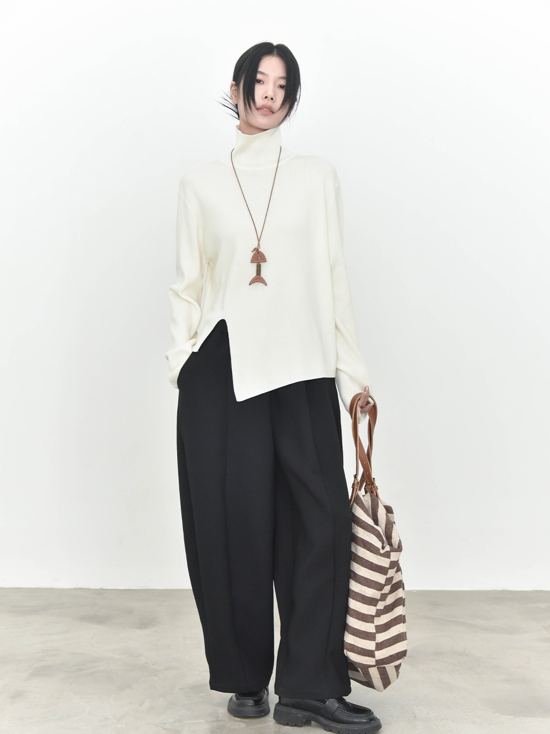 女士冬季開叉不規則高領毛衣