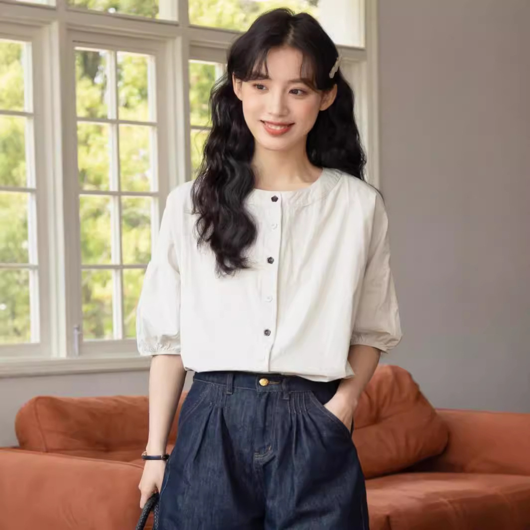 女純色紐扣泡泡袖短袖襯衣