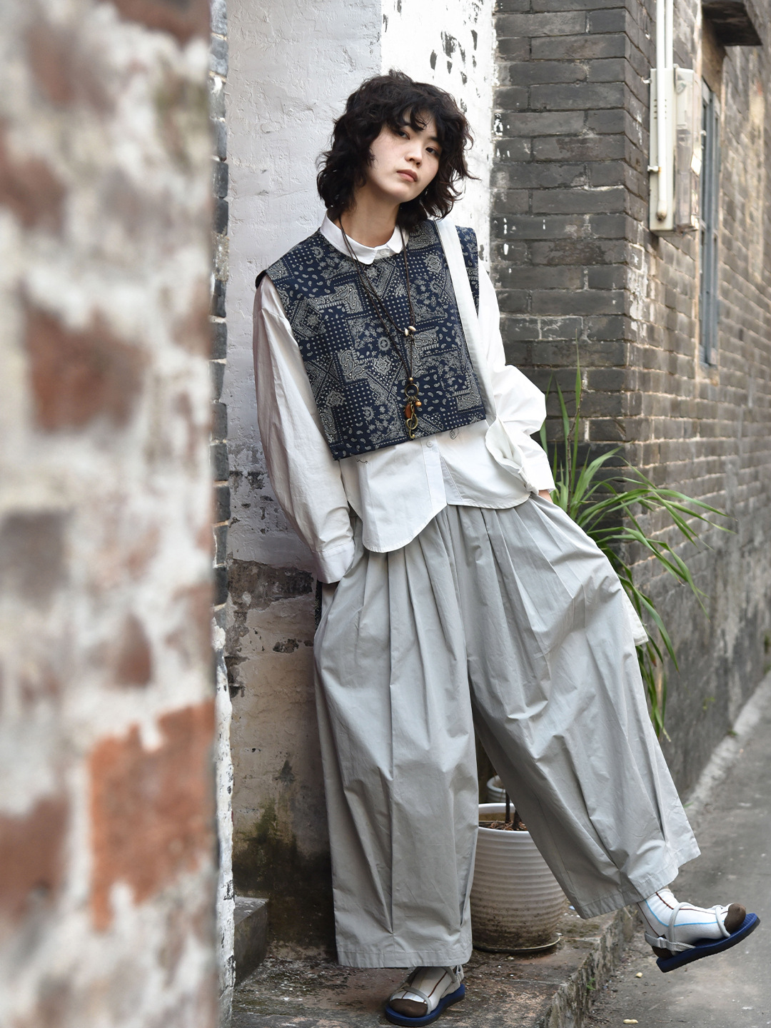 女腰果花後排圓領系帶披肩