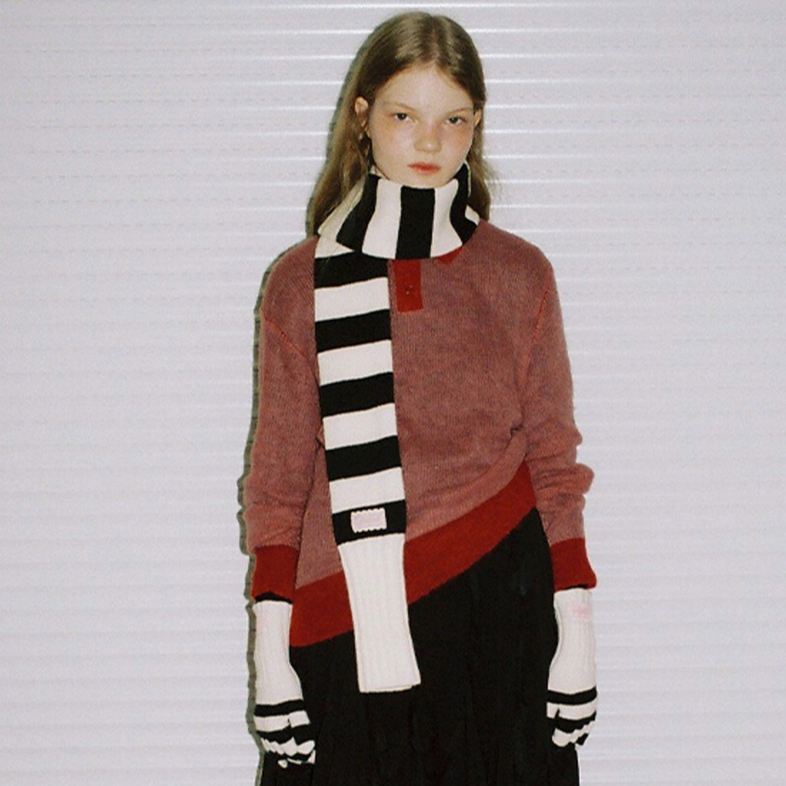 條紋凹造型針織圍巾