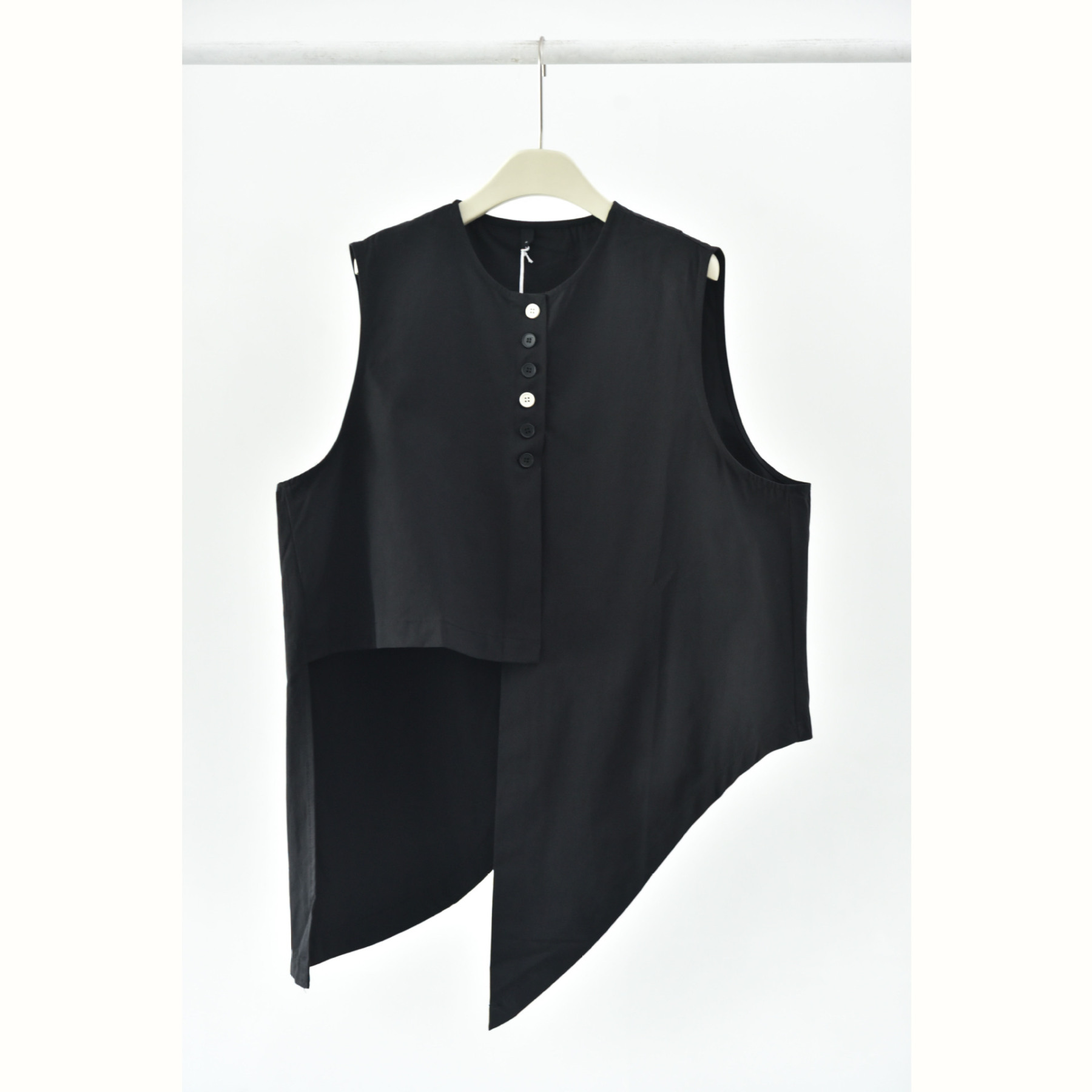 女士撞色扣不規則尖角下擺圓領馬甲