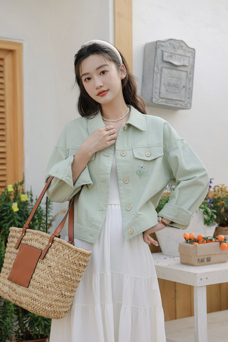 女士春秋小花刺繡短款夾克牛仔外套