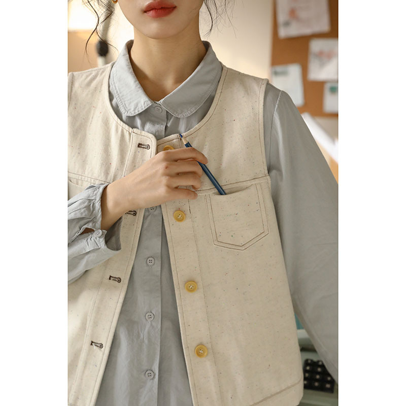 女士秋季白色水洗棉馬甲+藍色襯衫+卡其色半身裙